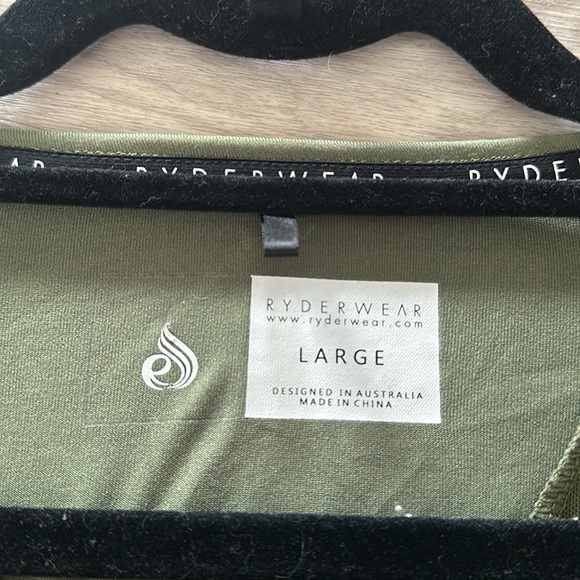 RYDERWEAR olive green long sleeve top - Picture 3 of 5